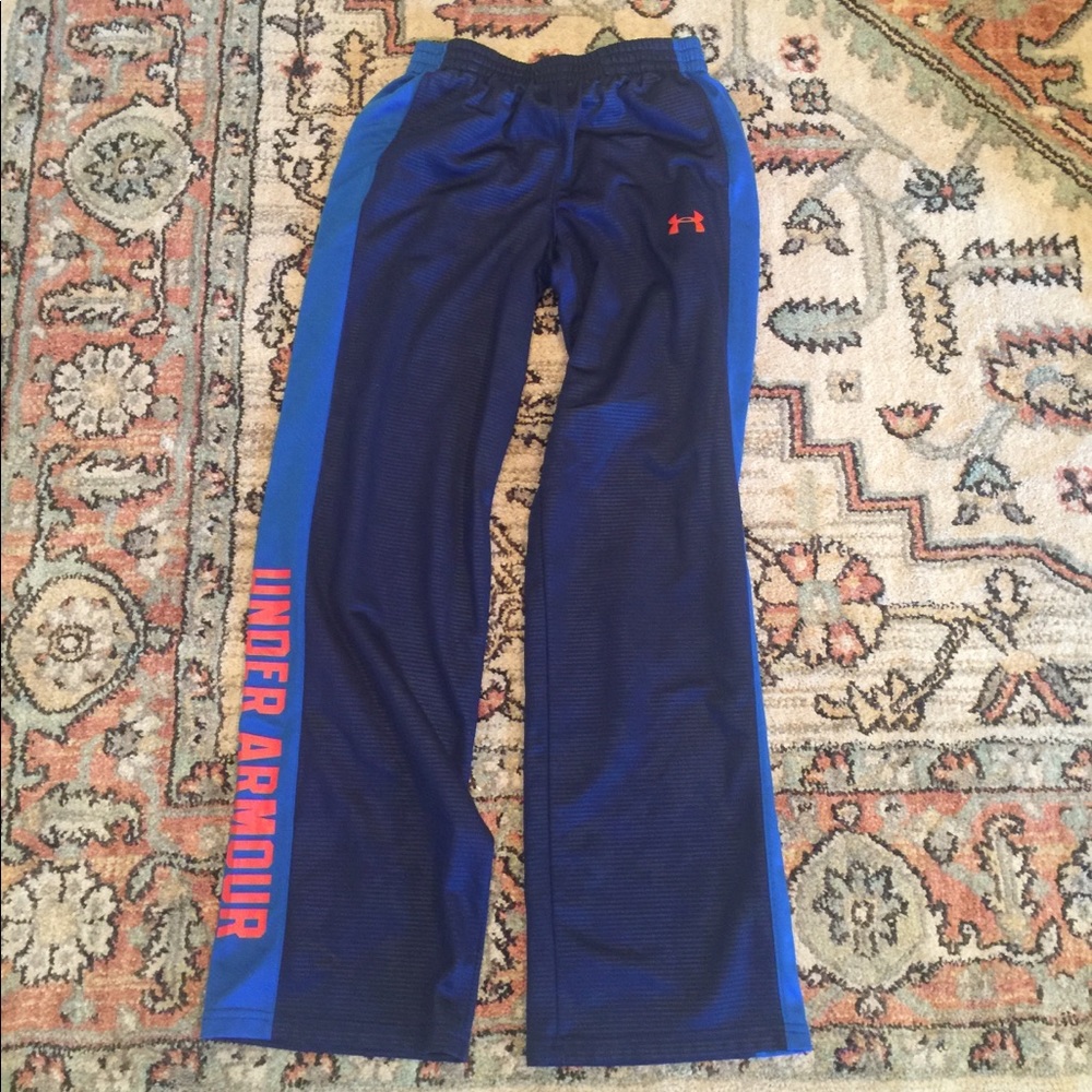 Boys L Under Armour warm up pants